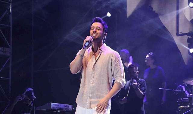 Kiraz Festivaline ünlü akını