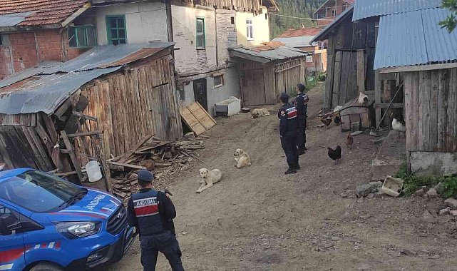 Kırıkkale'den Kastamonu'ya gelerek 45 bin TL değerinde para ve altınları çaldılar