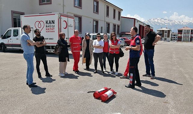 Kızılay çalışanlarına yangın eğitimi
