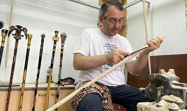 Kızılcık ağacı 35 yıllık ustanın elinde sanat eserine dönüşüyor