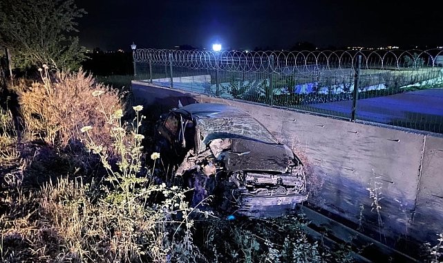 Kontrolden çıkan otomobil şarampole devrildi: 2 yaralı