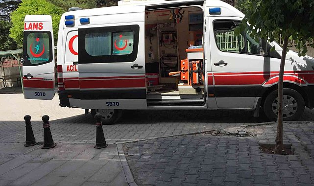 Kontrolden çıkan otomobil takla attı: 2 yaralı