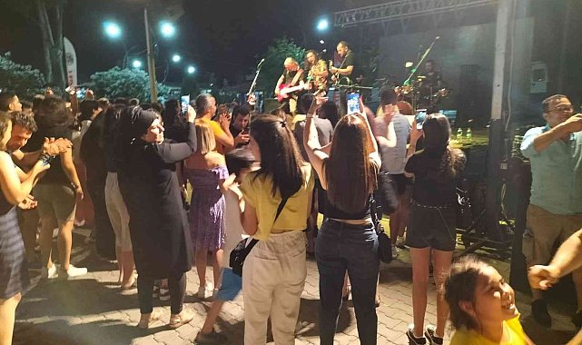 Köyceğiz&#039;de Necati ve Saykolar&#039;dan unutulmaz bir konser