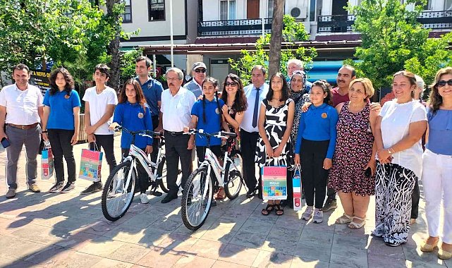 Köyceğiz'de öğrenciler kitap okudu, bisiklet kazandı