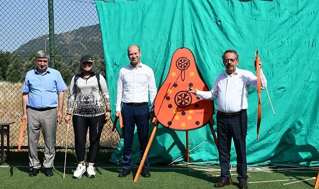 Köyceğiz'de Toparlar Ortaokulu yararına yardım etkinliği düzenlendi