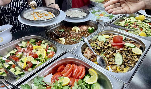 Küçük bir işletmeyle el lezzetlerini konuşturmaya başlayan Ağrılı kadınlar ikinci şubesini açtı