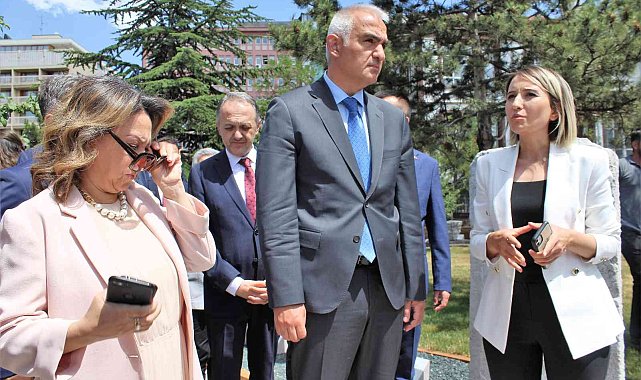 Kültür ve Turizm Bakanı Ersoy 'Başkent Kültür Yolu Festivali' rotalarını gezdi