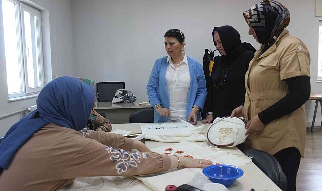 Kursiyerler hünerlerini sergiliyor