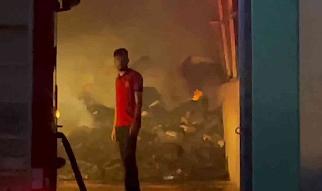 Kurulma aşamasındaki yağ fabrikası alevlere teslim oldu