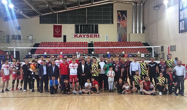 Kurumlar arası Voleybol Turnuvası şampiyonu Büyükbaş Yapı Denetim oldu