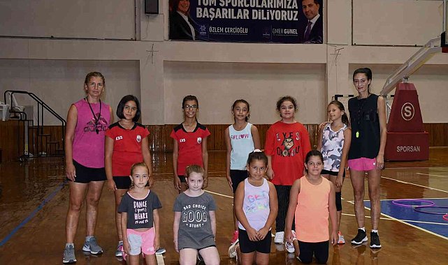 Kuşadalı minikler yaz tatilinde sporsuz kalmayacak