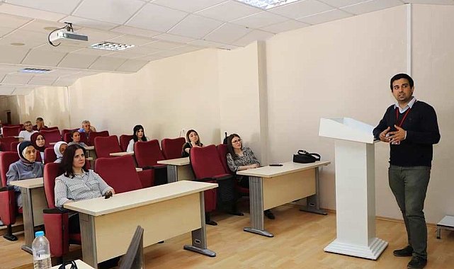 Kütahya'da hasta hakları birimlerinde görev yapan yetkililere, "Hasta Hakları" eğitimi