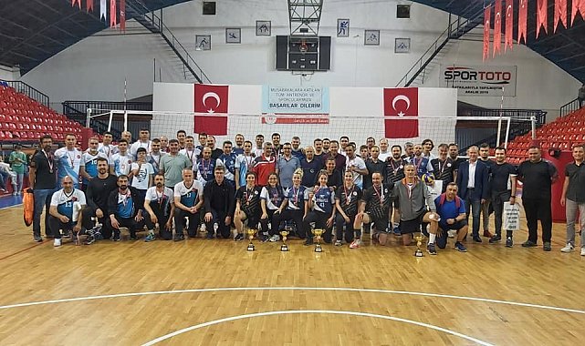 Kütahya&#039;da kurumlar arası voleybol turnuvası