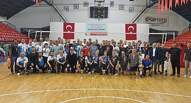 Kütahya'da kurumlar arası voleybol turnuvası
