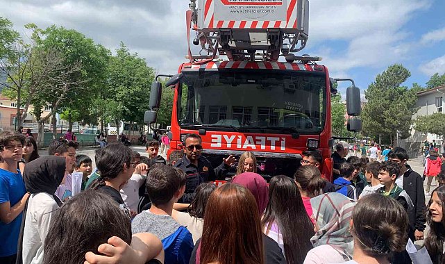Kütahya'da ortaokul öğrencilerine itfaiye mesleği tanıtıldı