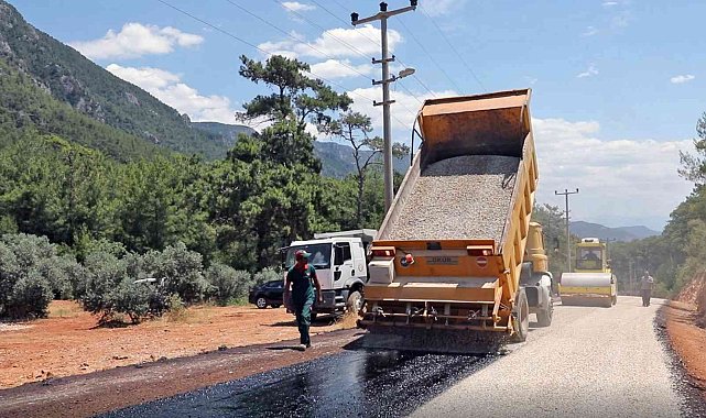 Kuyucak-Akyaka bağlantı yolunda asfaltlama çalışması