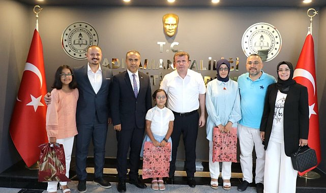 LGS birincileri Milli Eğitim Müdürü&#039;nü ziyaret etti