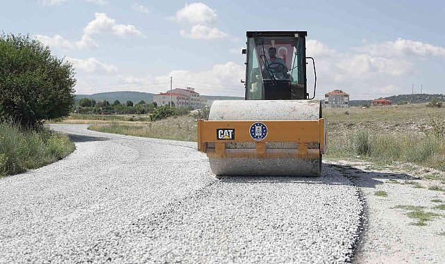 Mahallelerde sıcak asfalt çalışmaları