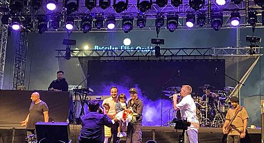 MaNga Bağcılar'da 80 bin kişiye konser verdi