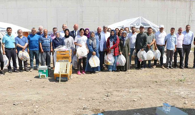 Manisa Büyükşehir Belediyesi, Soma'da arıcılığı geliştiriyor