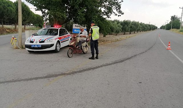 Manisa'da motosiklet sürücülerine ceza yağdı