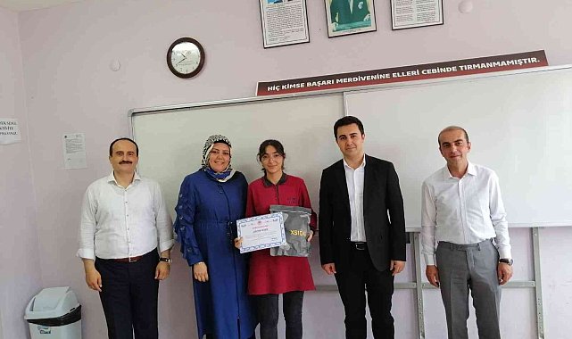 Manyas'ta bin 983 öğrenci yaz tatiline girdi