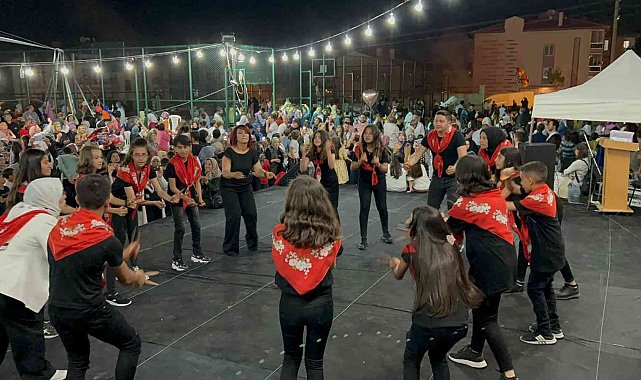 Maver Kemal'de yıl sonu coşkusu