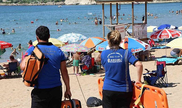 Mavi bayraklı plajlarda ilk yardım timi görev başında