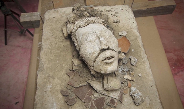 Meksika'da bin 300 yıllık heykel başı bulundu