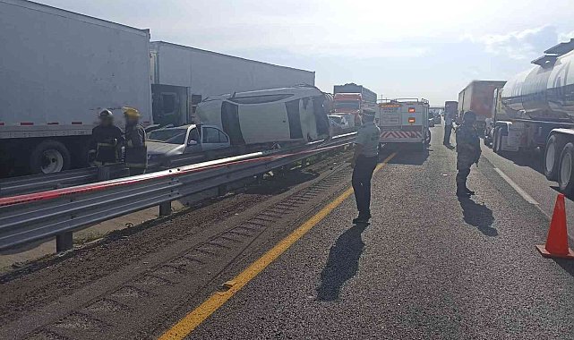 Meksika'da en az 20 araç birbirine girdi: 2 ölü, 40 yaralı