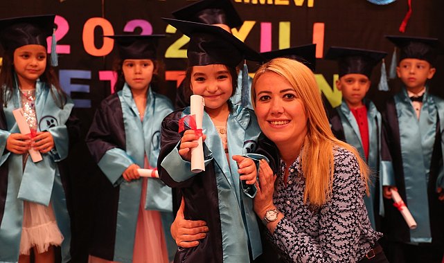 Merkezefendi&#039;ye kazandırılan çocuk bakım evinin ilk minikleri mezun oldu