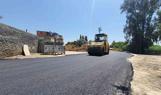 Mersin'de asfaltlama çalışmaları sürüyor