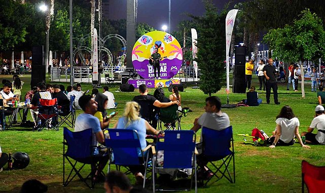 Mersin'de yaz akşamlarının keyfi akustik konserlerde çıkıyor