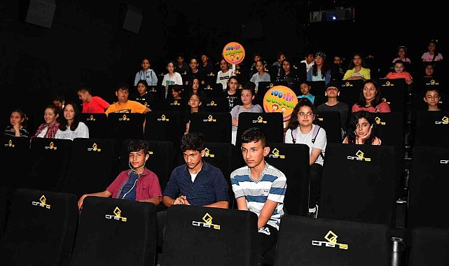 Mersin'deki öğrenciler sinema etkinliğinde buluştu
