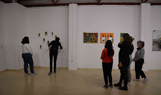 Mezuniyet sergisi ziyaretçilerini bekliyor