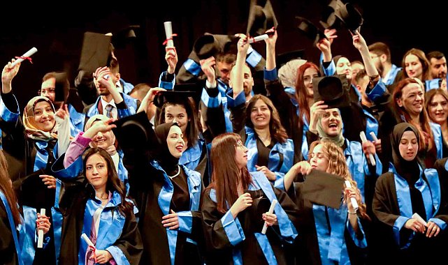 Mezuniyet törenleri büyük bir coşkuyla kutlandı