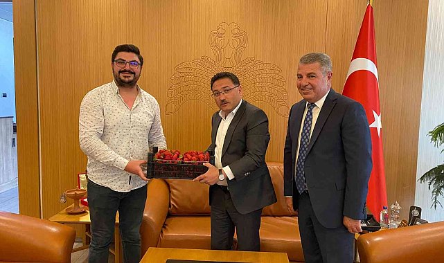 MHP&#039;li Korkmaz&#039;dan Vali Çiçek&#039;e ziyaret