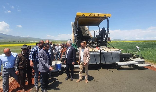 Milletvekili Arslan, köy yolunda incelemede bulundu