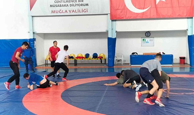 Milli güreşçilerin Köyceğiz kampı sürüyor