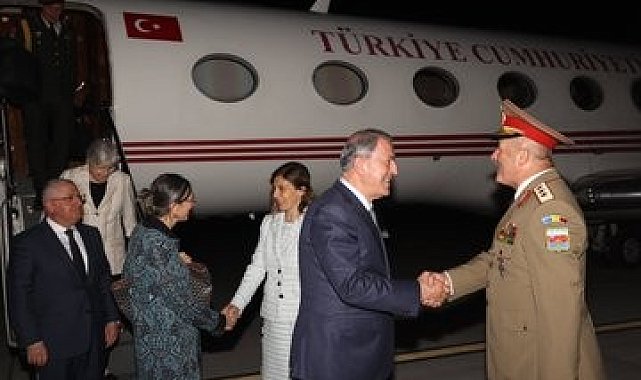 Milli Savunma Bakanı Akar, resmi temaslarda bulunmak üzere Romanya'ya gitti