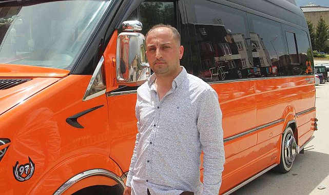 Minibüs şoförü bayılan yolcuyu güzergah değiştirip hastaneye yetiştirdi