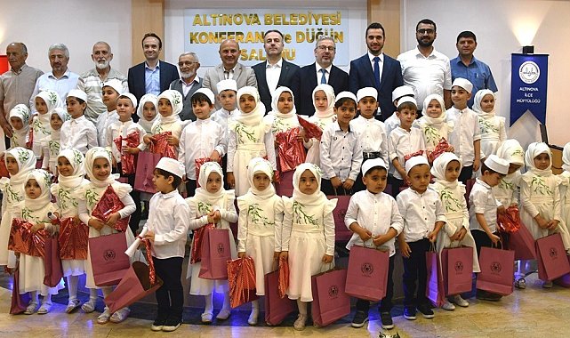 Minik Kuran kursu öğrencileri, hayran bıraktı