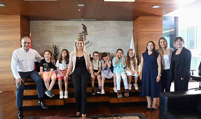 Minik öğrencilerden Başkan Esen'e Babalar Günü sürprizi