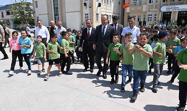 Minikler toprakla buluştu