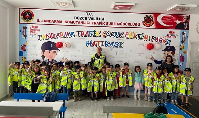 Minikler trafik eğitimini uygulamalı öğrendi