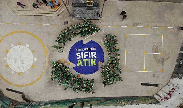 Miniklerden &quot;sıfır atık&quot; temalı dev şölen