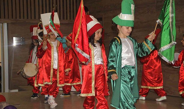 Miniklerden renkli yılsonu etkinliği