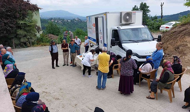Mobil sağlık aracı, vatandaşlara kapıda hizmet veriyor