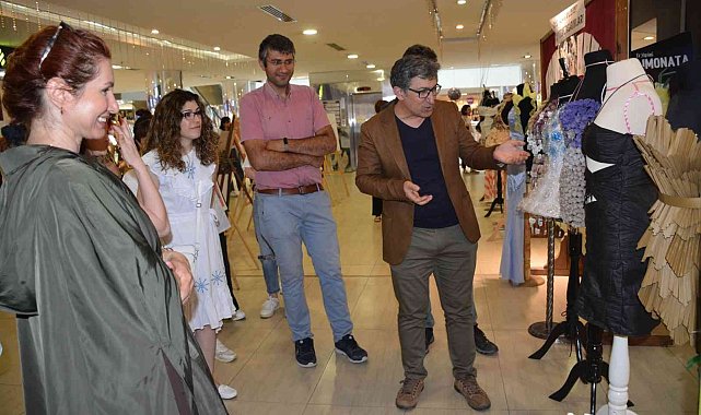 Moda tasarım programı yılsonu sergisi ziyaretçileri bekliyor