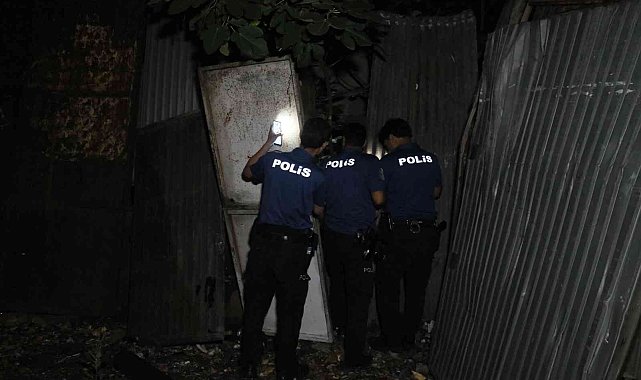 Motosikletin plakasını maske ile kapatıp silahlı saldırıya giden şüpheli polis tarafından yakalandı